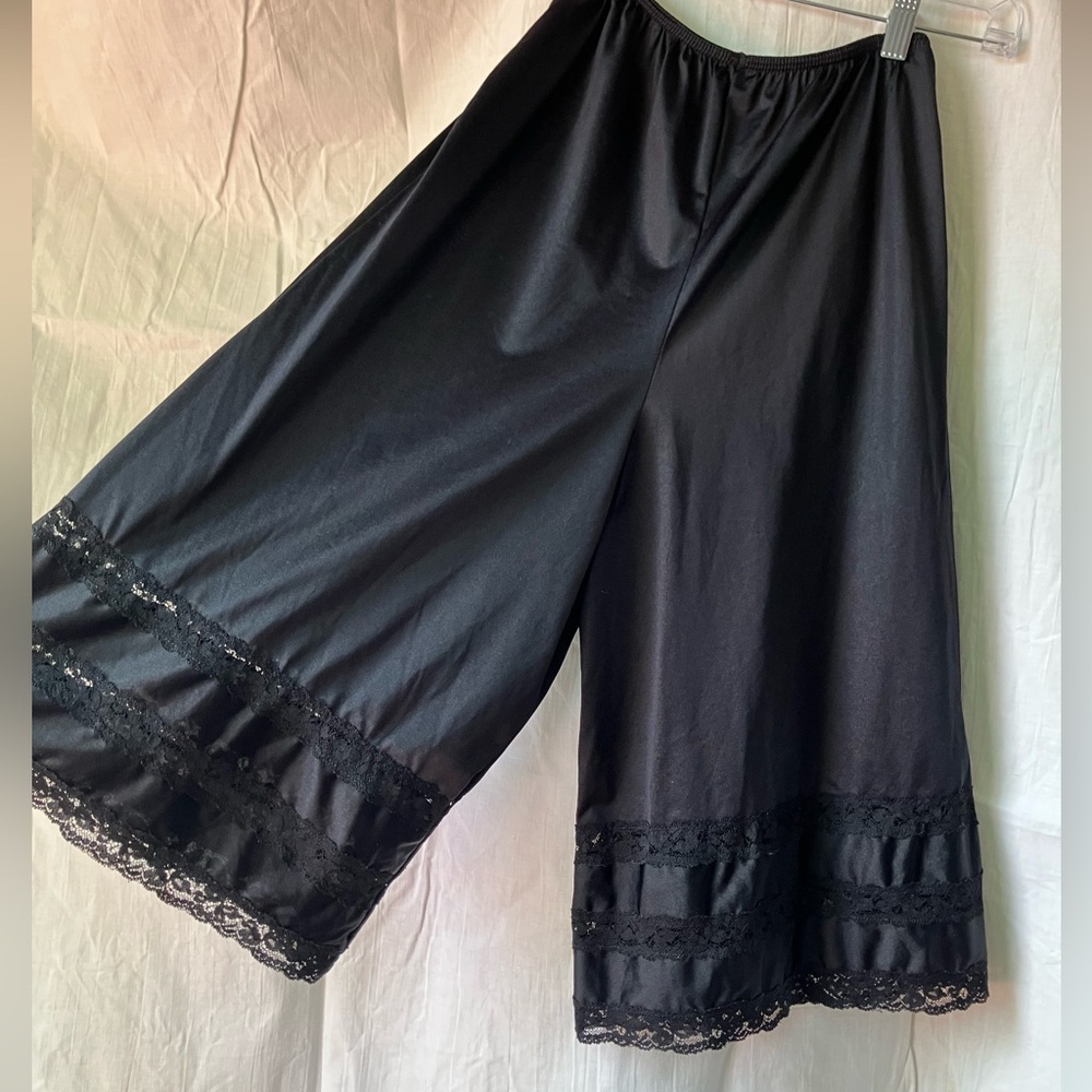 Illusions "Snip to Fit" Petti Pants size M